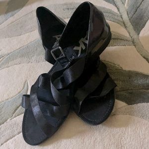 Anne Klein sport fancy sandals 🖤🖤🤍